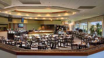 Petit déjeuner complet servi tous les jours en supplément