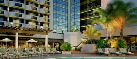 Outdoor pool, pool umbrellas, sun loungers