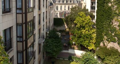 La Residence du Roy Paris Champs Elysées