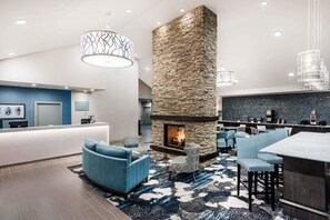 Lobby - Howard Johnson by Wyndham Middletown Newport Area (Middletown)