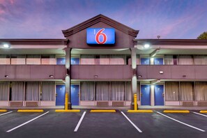 Exterior - Motel 6 Morgantown, WV (Morgantown)