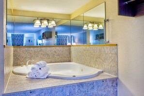 Chambre Deluxe, 1 très grand lit, non-fumeur, bain à remous