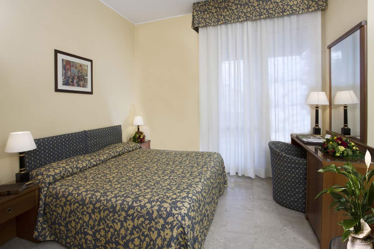 Double Room Single Use | Frette Italian sheets, hypo-allergenic bedding, down duvets