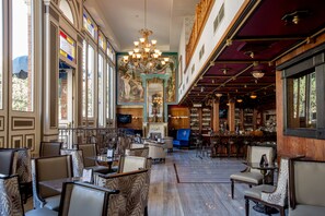 Serves dinner and happy hour - The Horton Grand, Downtown/Gaslamp Quarter (San Diego)