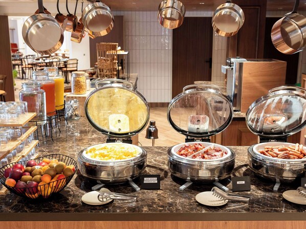 Daily buffet breakfast (EUR 14.90 per person)