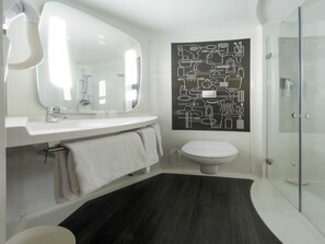 Standard Room, 2 Twin Beds | Premium bedding, desk, blackout drapes, soundproofing