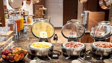Daily buffet breakfast (EUR 17.90 per person)