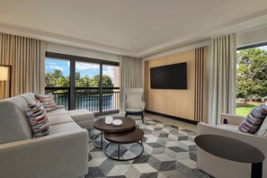 Garden Wing - 1 Bedroom Suite Access | Living area