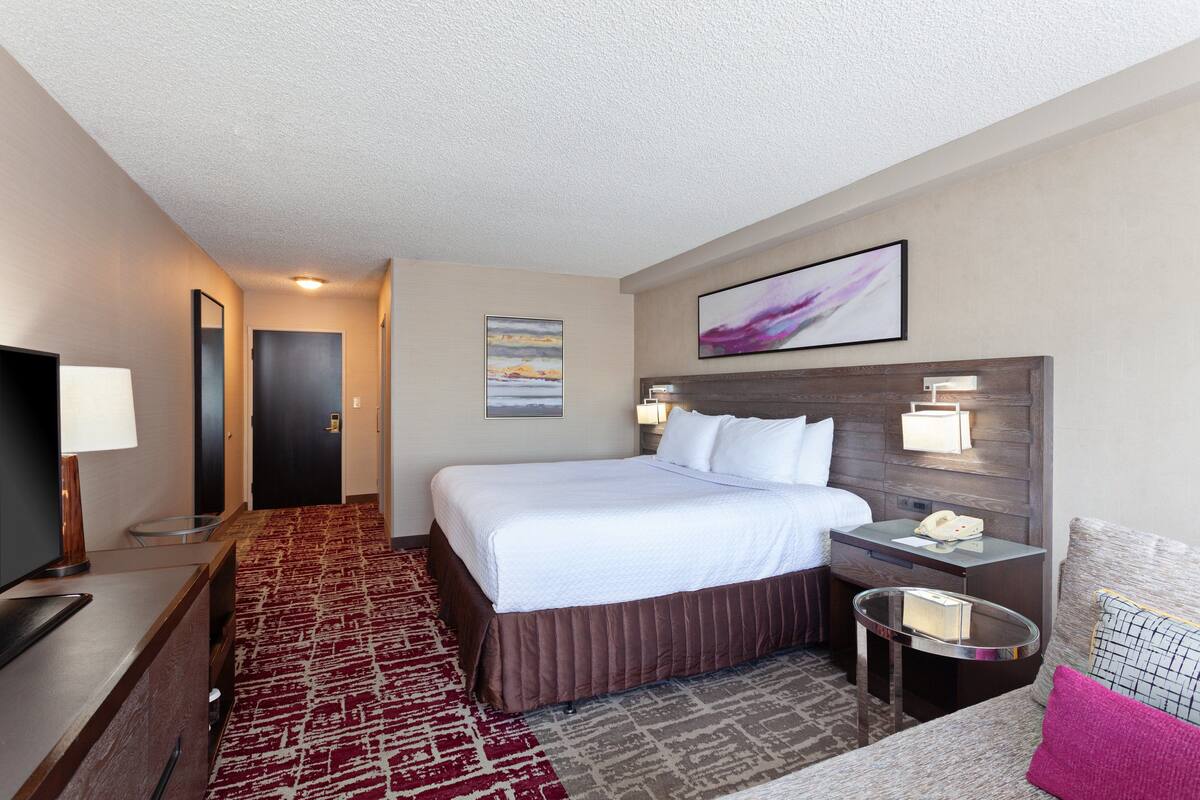 In-room safe, desk, iron/ironing board, free cots/infant beds