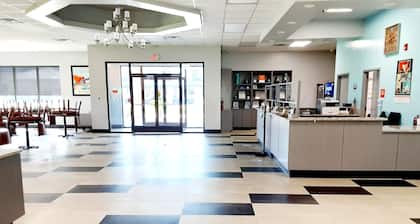 Howard Johnson by Wyndham Florence