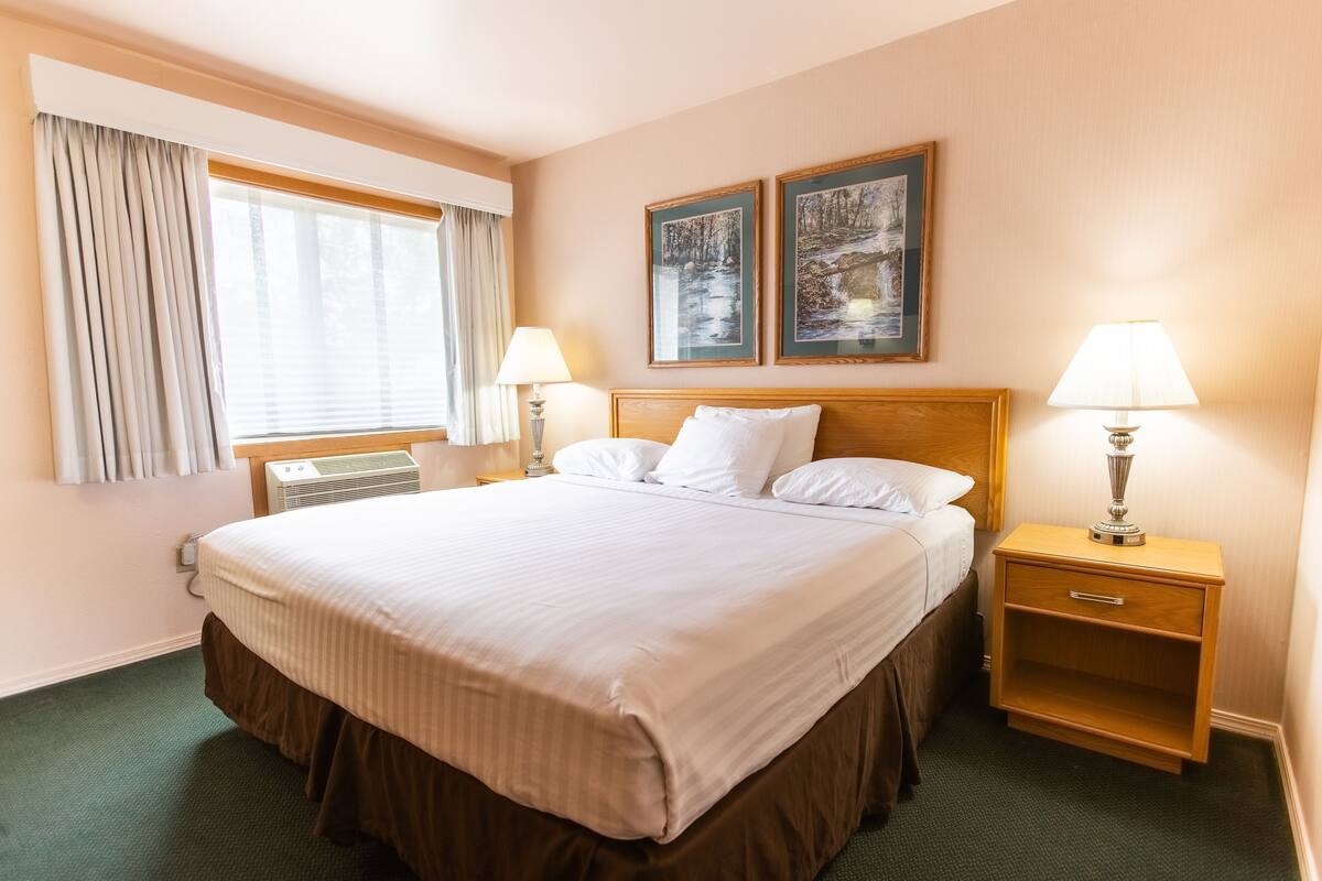 Desk, laptop workspace, blackout drapes, free WiFi