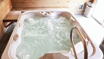 Bain à remous intérieur