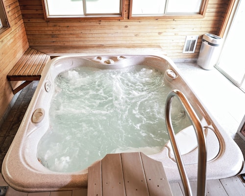 RiverTree Inn & Suites