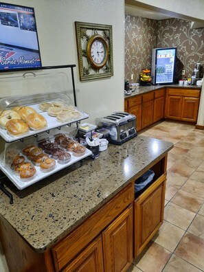 Free daily buffet breakfast 