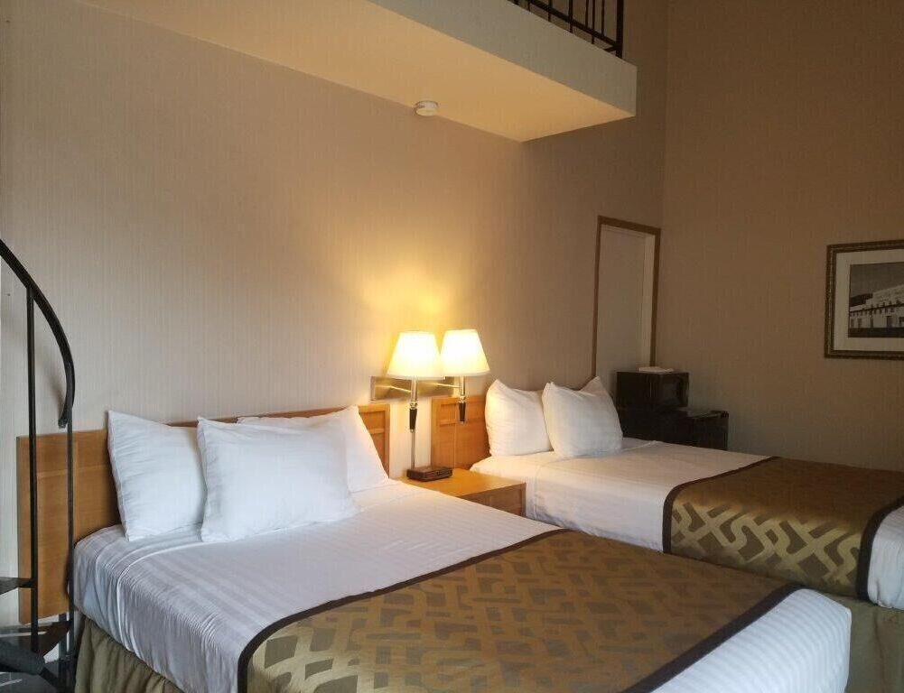 Desk, laptop workspace, blackout drapes, free WiFi