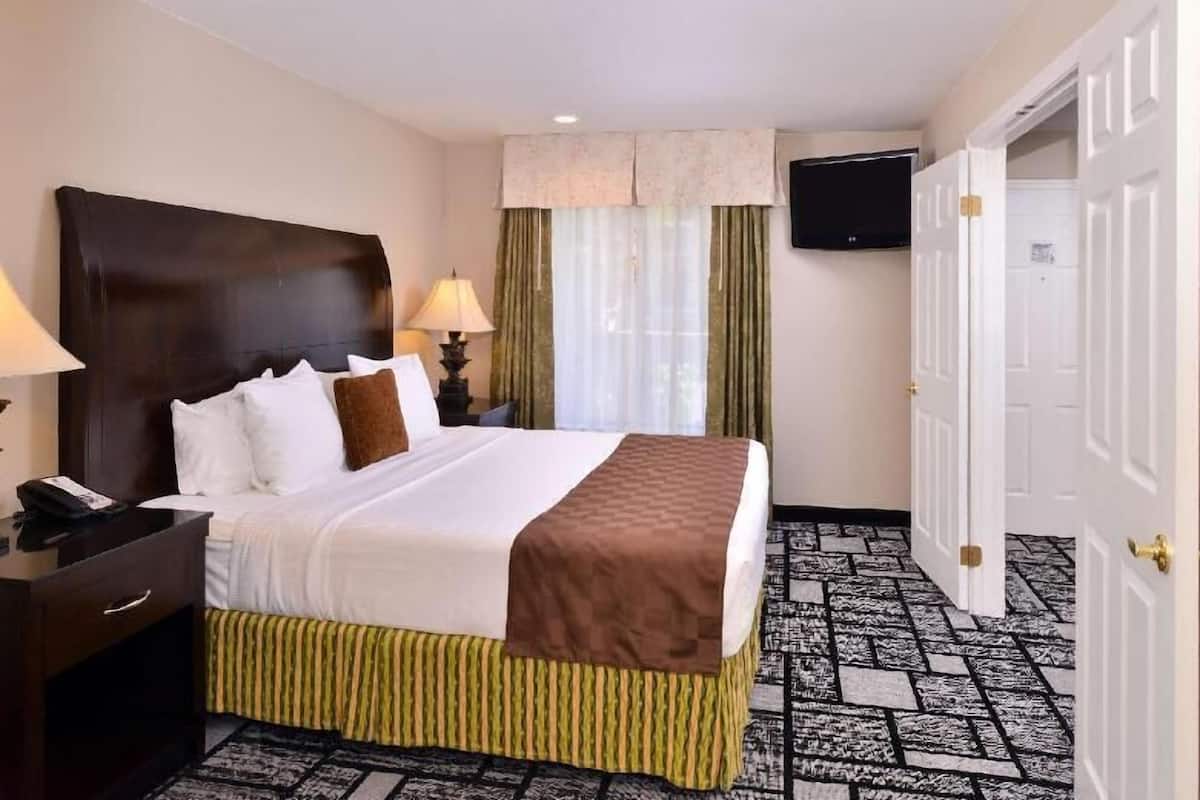 In-room safe, desk, blackout drapes, iron/ironing board