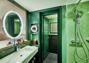 Superior Double Room, Kitchenette | Bathroom - Sorell Boutique-Hotel Seidenhof Zürich (Zürich)