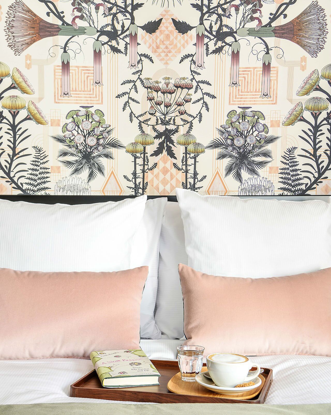 room, 1 queen bed (cosy) | premium bedding, down duvets, select comfort beds, minibar