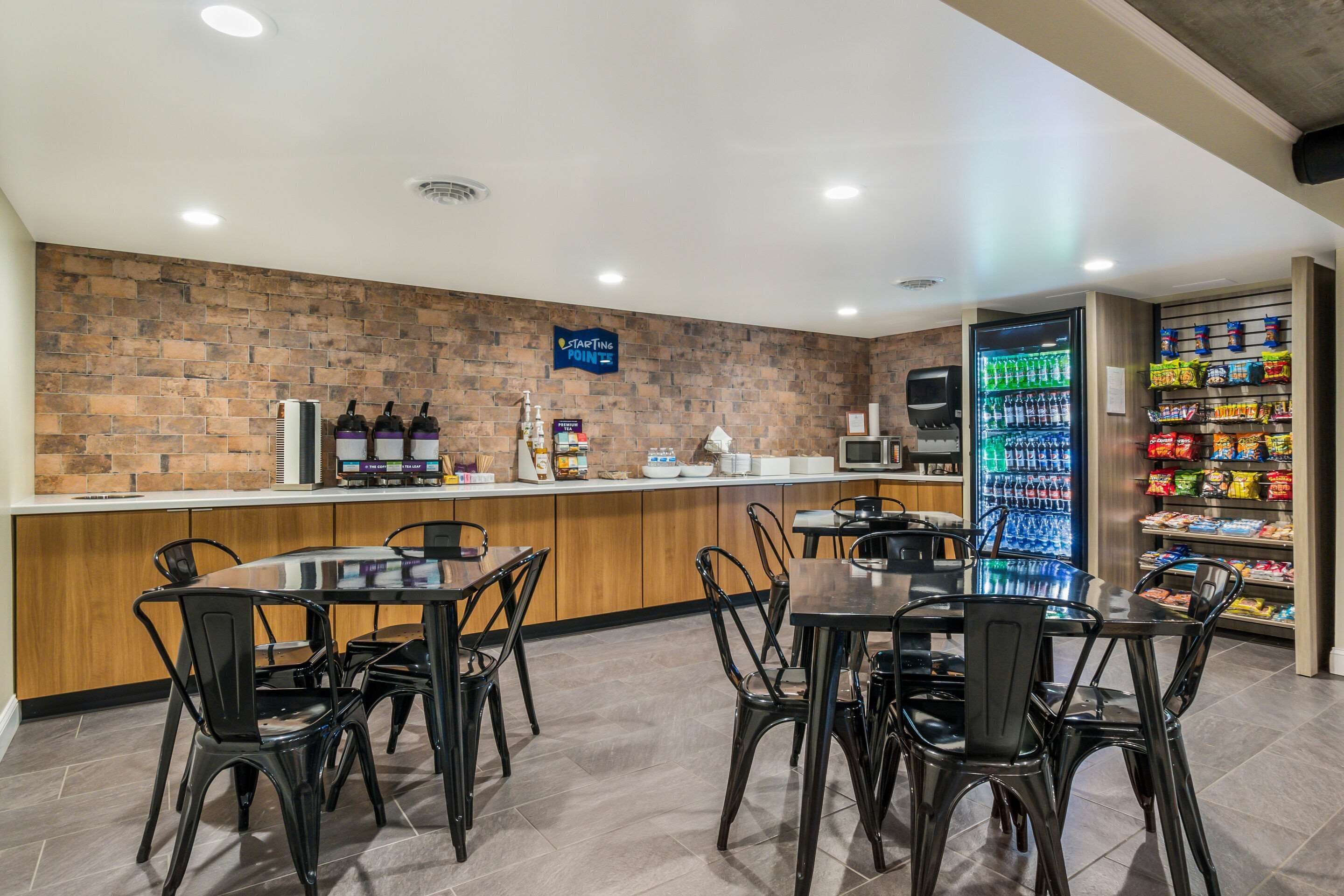 free daily continental breakfast