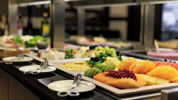 Päivittäinen buffetaamiainen maksusta