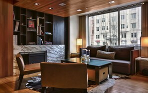 Lobby sitting area - Avenue Suites (Washington)