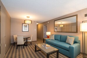 50-inch flat-screen TV with cable channels, TV, iPod dock - Avenue Suites (Washington)