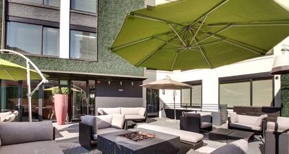 Avenue Suites