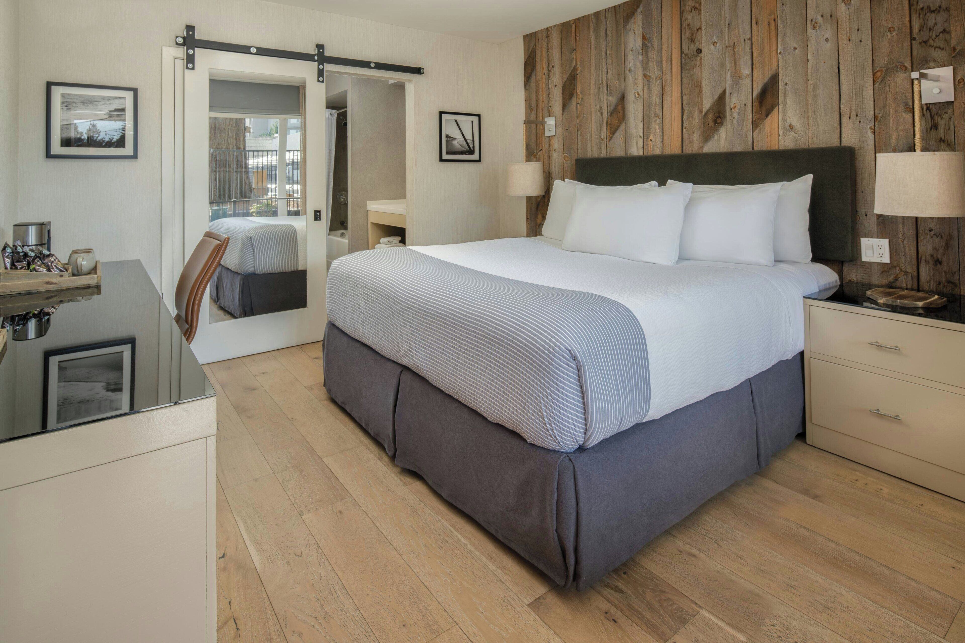 1 king bed | hypo-allergenic bedding, down duvets, in-room safe, desk