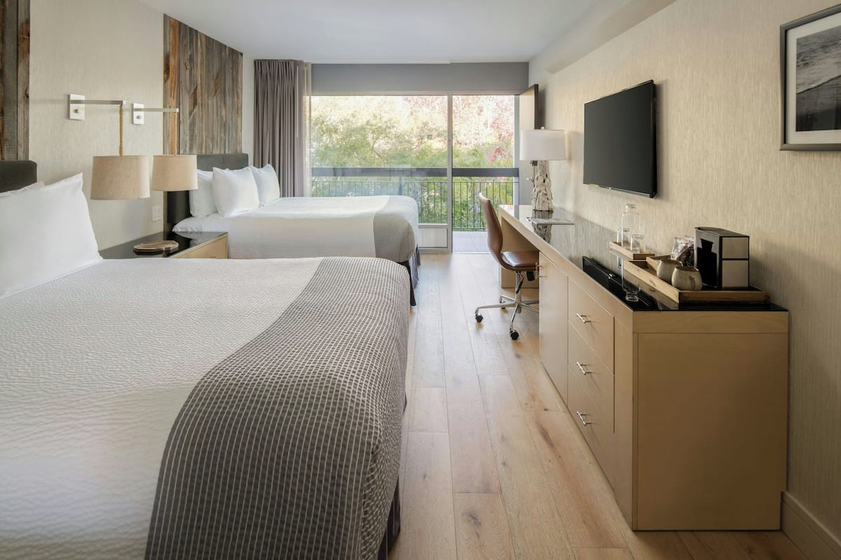 2 Queen Beds