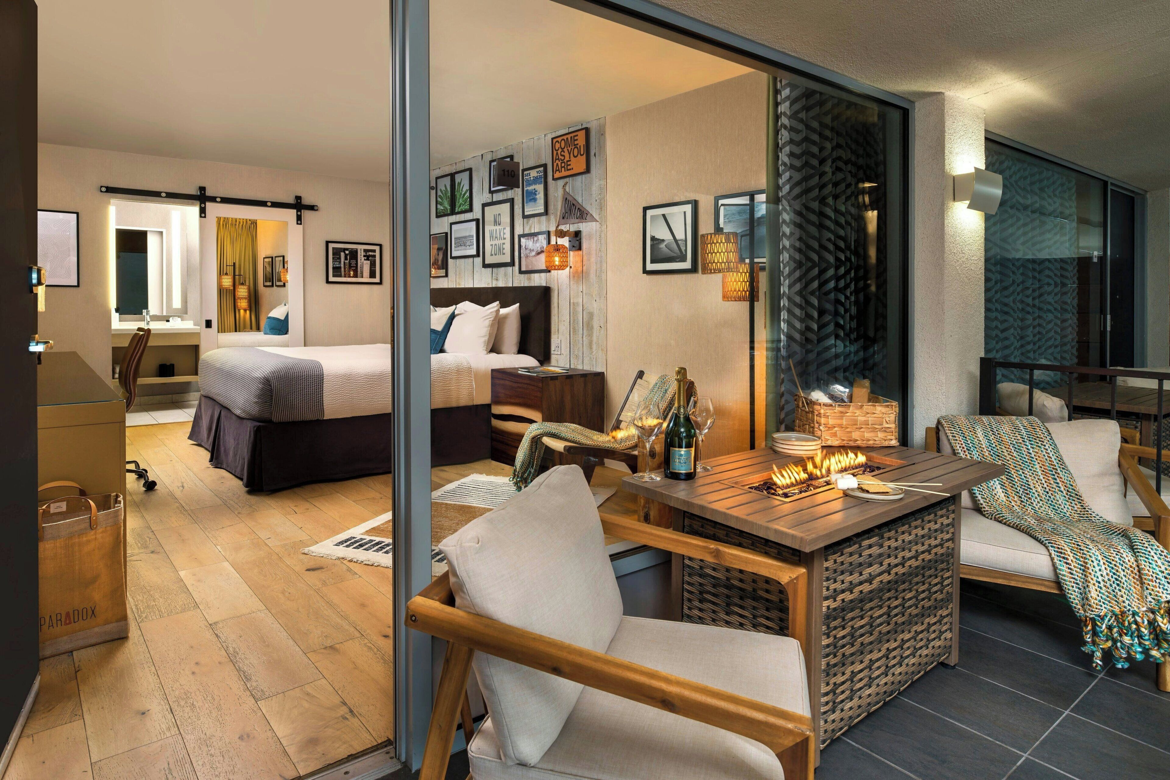 Room, 1 King Bed, Non Smoking, Patio | Hypo-allergenic bedding available, down comforters, in-room safe, desk
