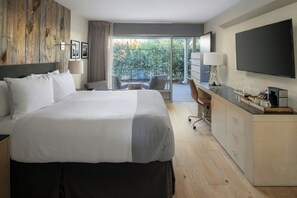 1 Queen Bed | Roupas de cama antialérgicas, edredons de pluma, cofres nos quartos