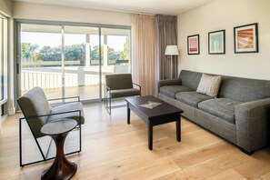 TV de tela plana 37 polegadas com canais a cabo, TV, Netflix