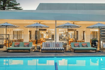 Hotel Paradox, Autograph Collection