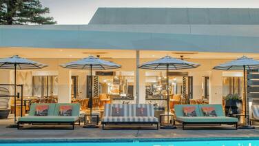 Hotel Paradox, Autograph Collection
