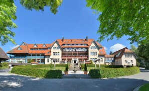 Property entrance - Schwarzwald Park Hotel (Koenigsfeld im Schwarzwald)