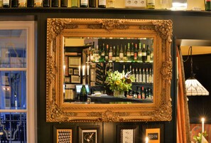 Bar (in der Unterkunft)