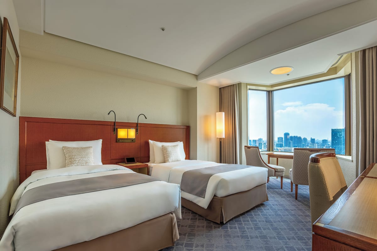 1 bedroom, premium bedding, down comforters, in-room safe