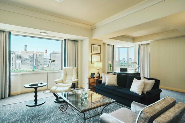 1 bedroom, premium bedding, down comforters, in-room safe