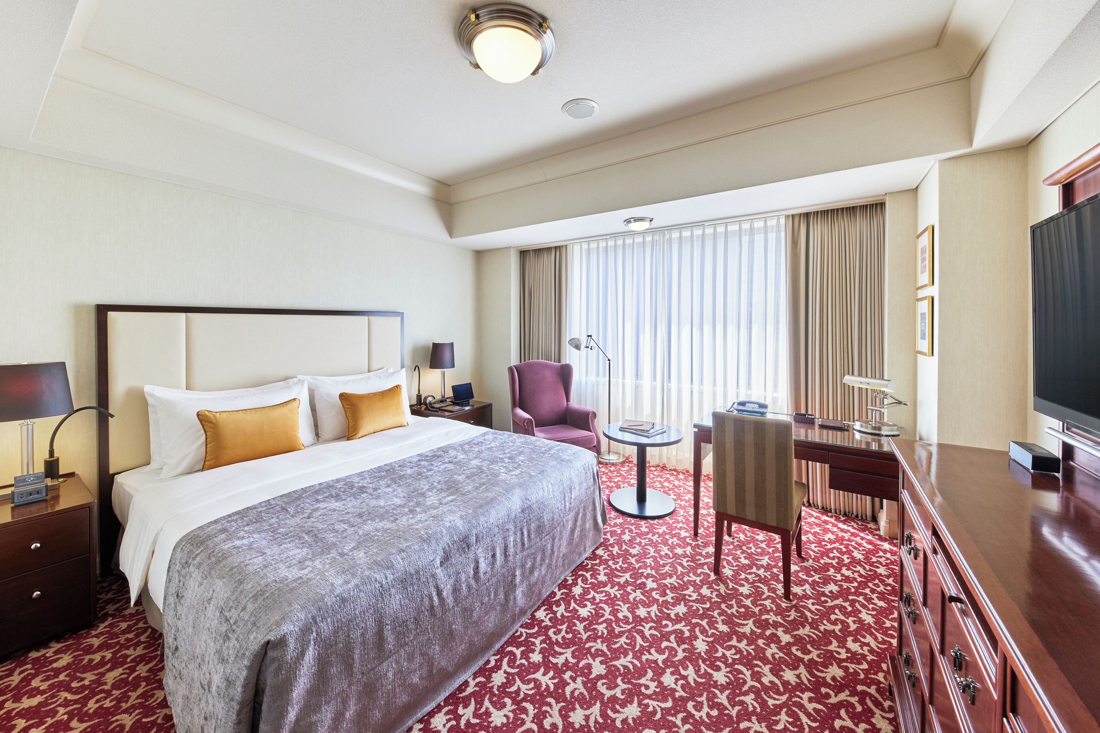 1 bedroom, premium bedding, down comforters, minibar