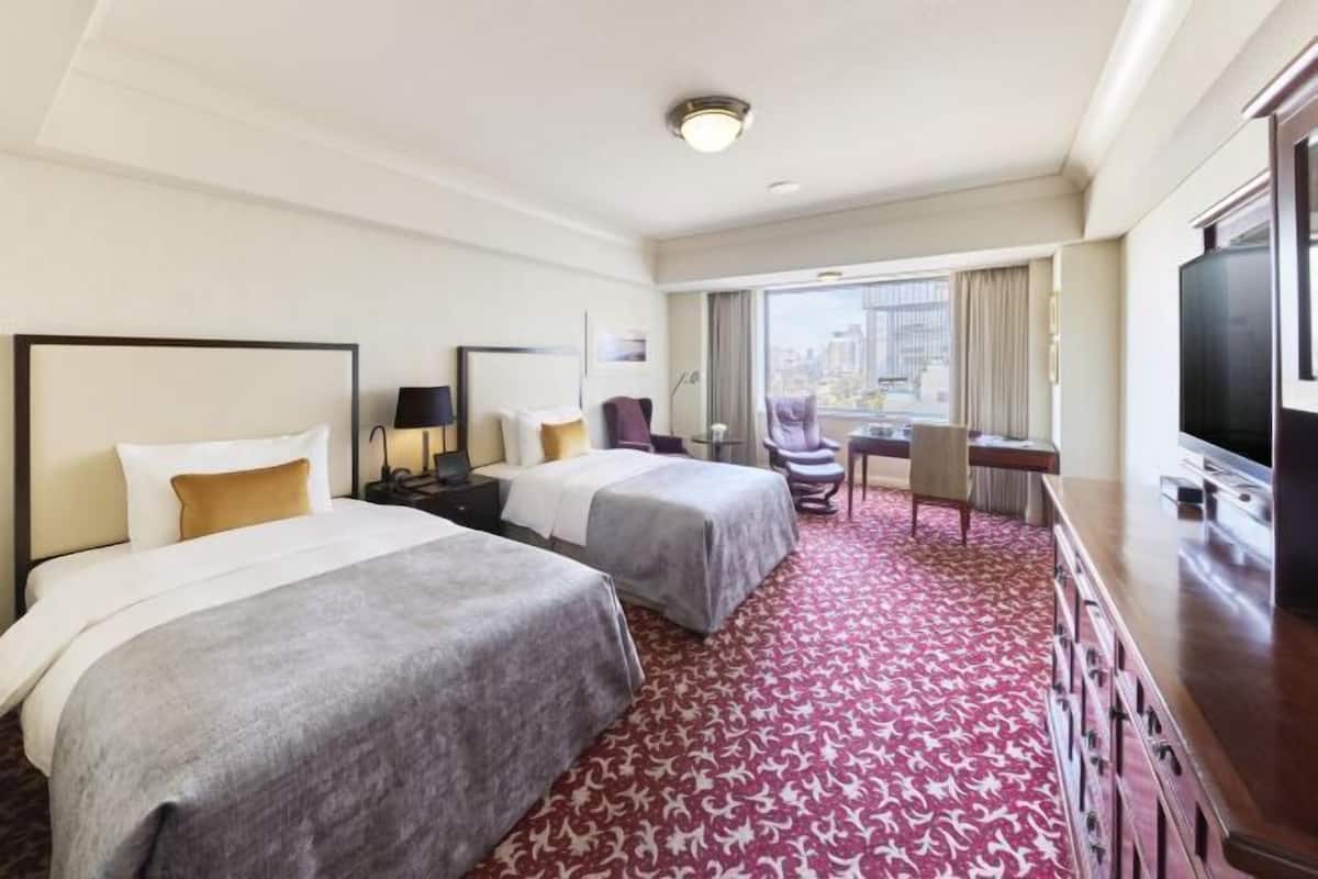 1 bedroom, premium bedding, down comforters, in-room safe