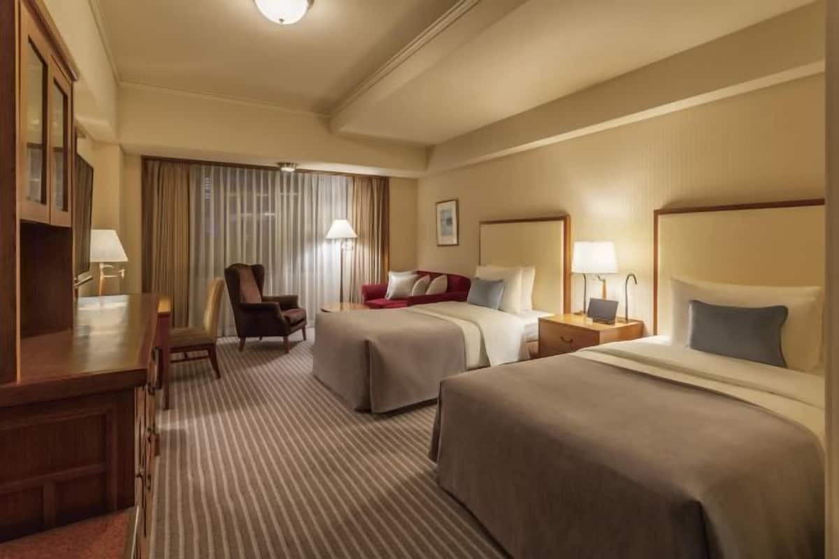 1 bedroom, premium bedding, down comforters, in-room safe