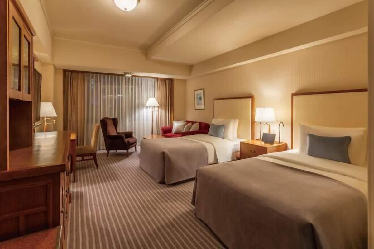 1 bedroom, premium bedding, down comforters, in-room safe