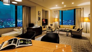 1 ห้องนอน, เครื่องนอนระดับพรีเมียม, ผ้านวมขนเป็ด, มินิบาร์