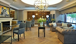 Lobby-Lounge
