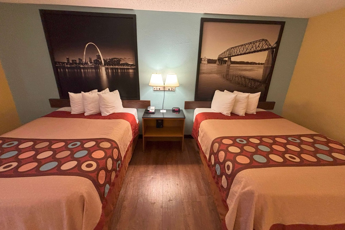 Pillowtop beds, in-room safe, desk, laptop workspace