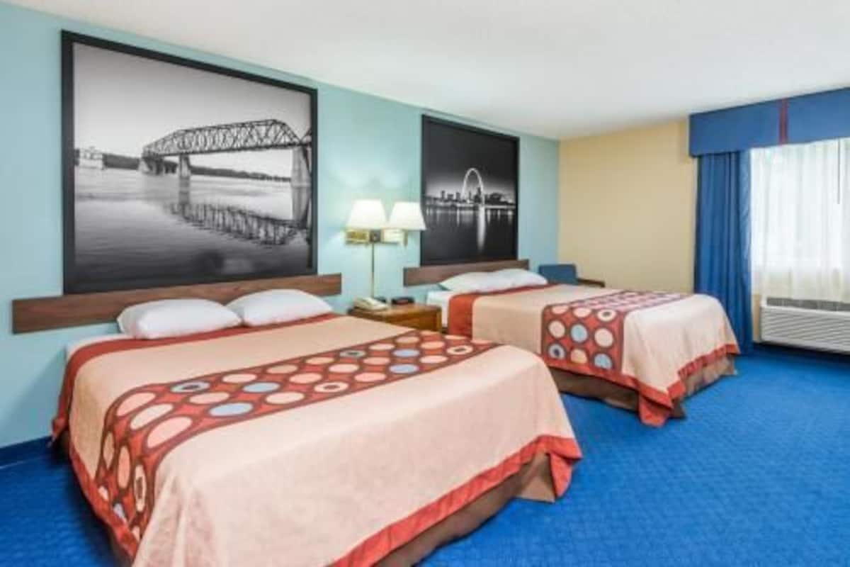 Pillowtop beds, in-room safe, desk, laptop workspace