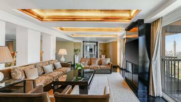 Egyptian cotton sheets, premium bedding, minibar, in-room safe