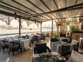 4 restaurantes: opção de café da manhã, almoço e jantar