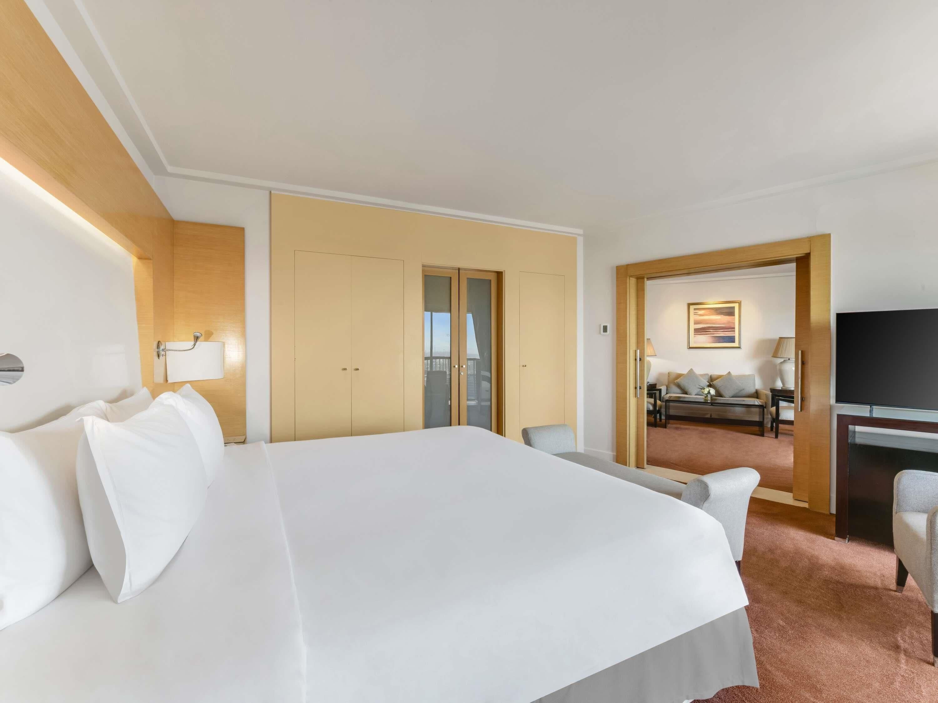 Sábanas de algodón egipcio, ropa de cama de alta calidad y minibar 