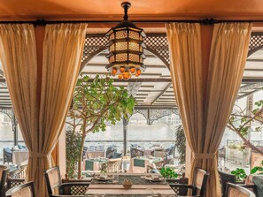 4 restaurants, breakfast, lunch, dinner served; Moroccan cuisine
